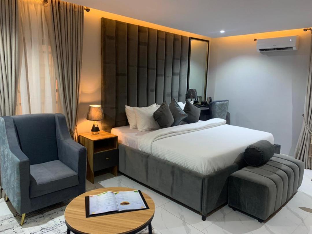 Choice Suites Signature 伊凯贾 外观 照片