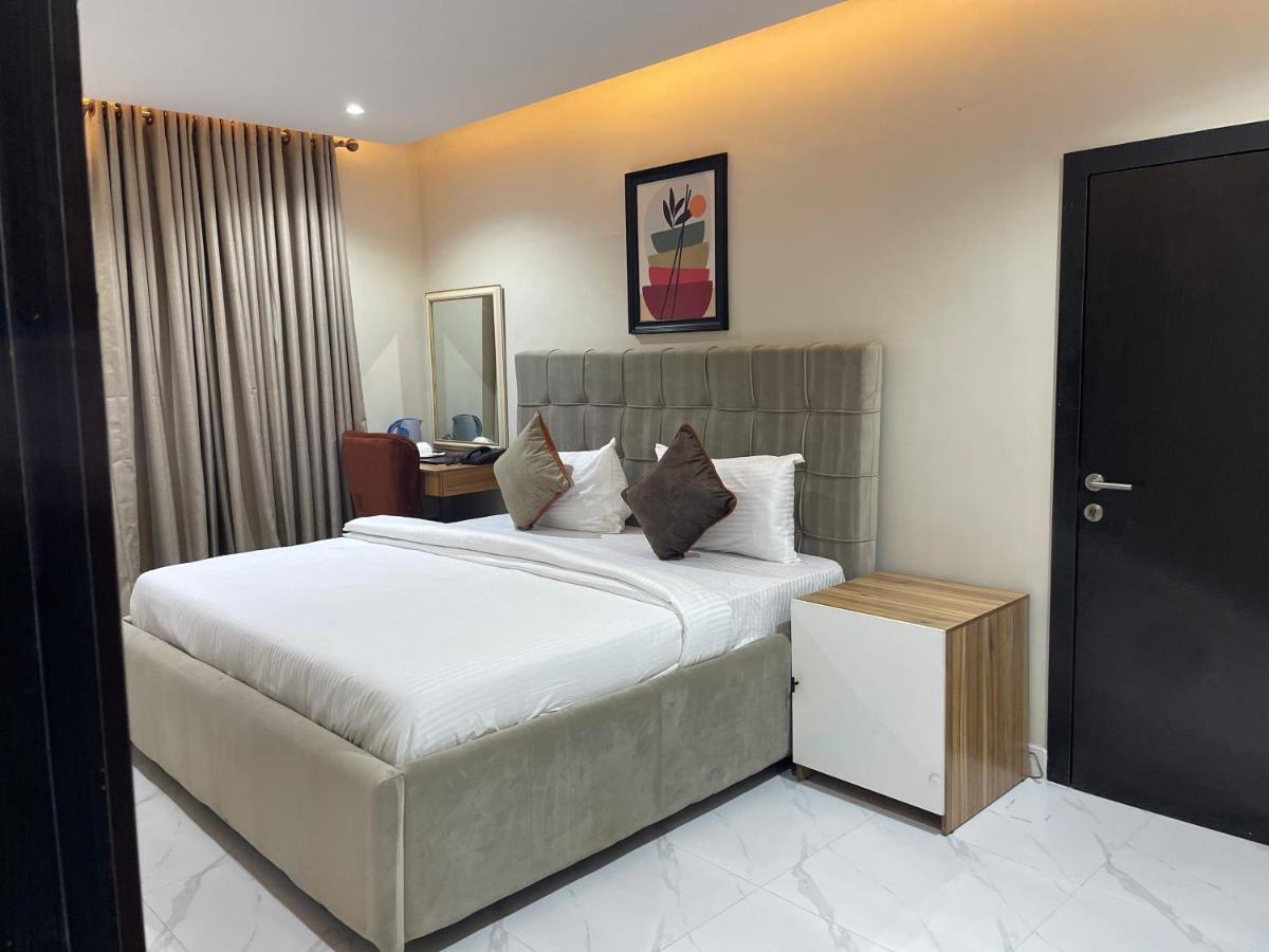 Choice Suites Signature 伊凯贾 外观 照片