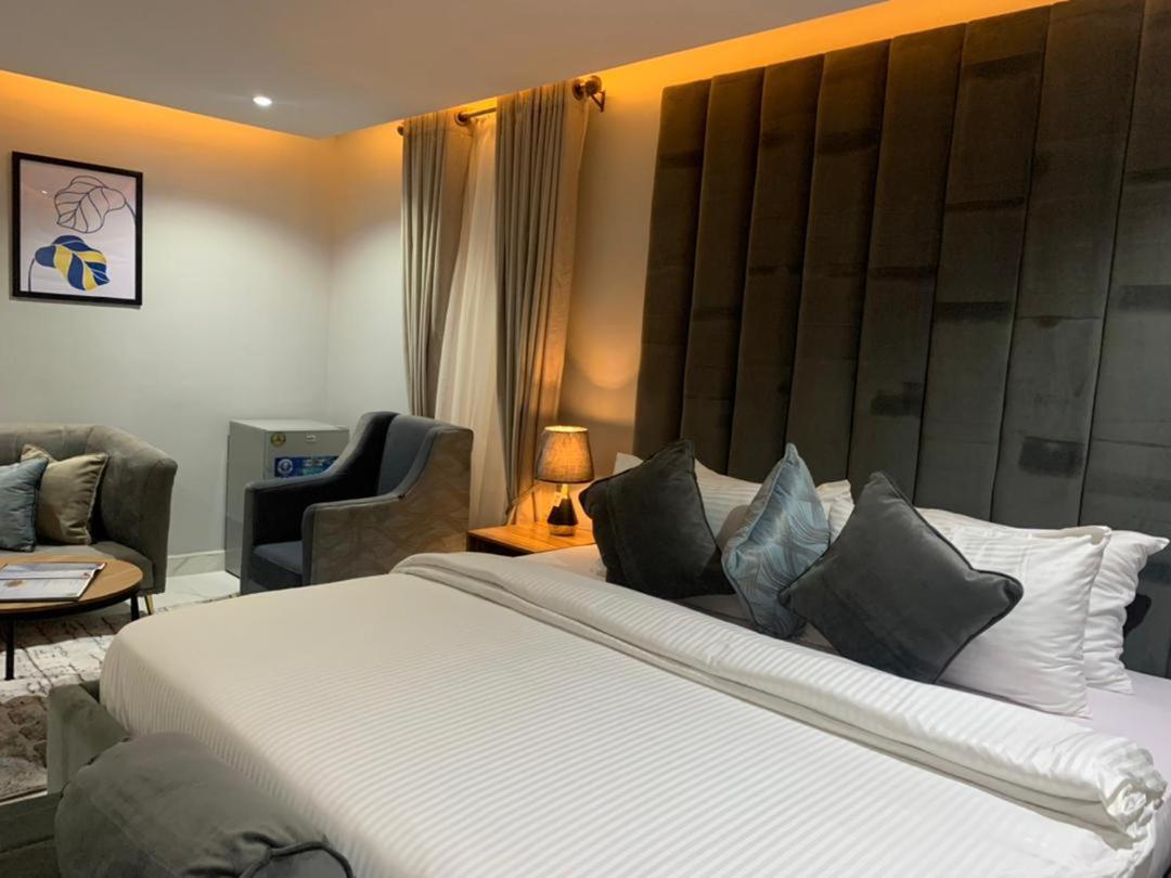 Choice Suites Signature 伊凯贾 外观 照片