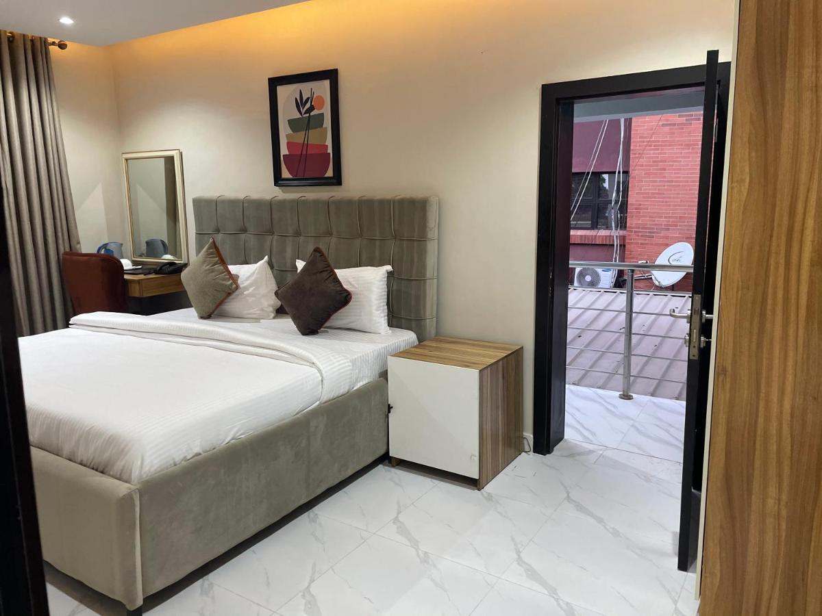 Choice Suites Signature 伊凯贾 外观 照片