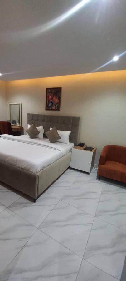 Choice Suites Signature 伊凯贾 外观 照片